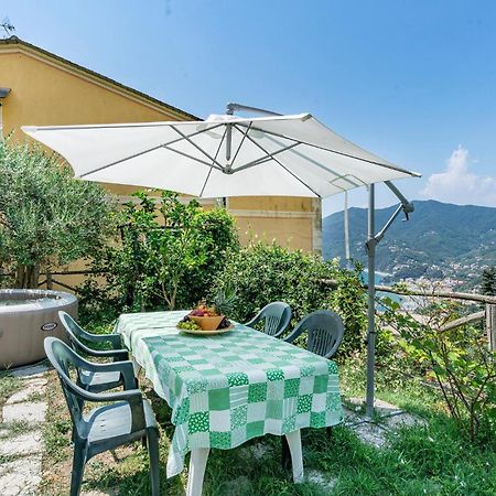 Awesome Home In Moneglia With Kitchen Exterior foto