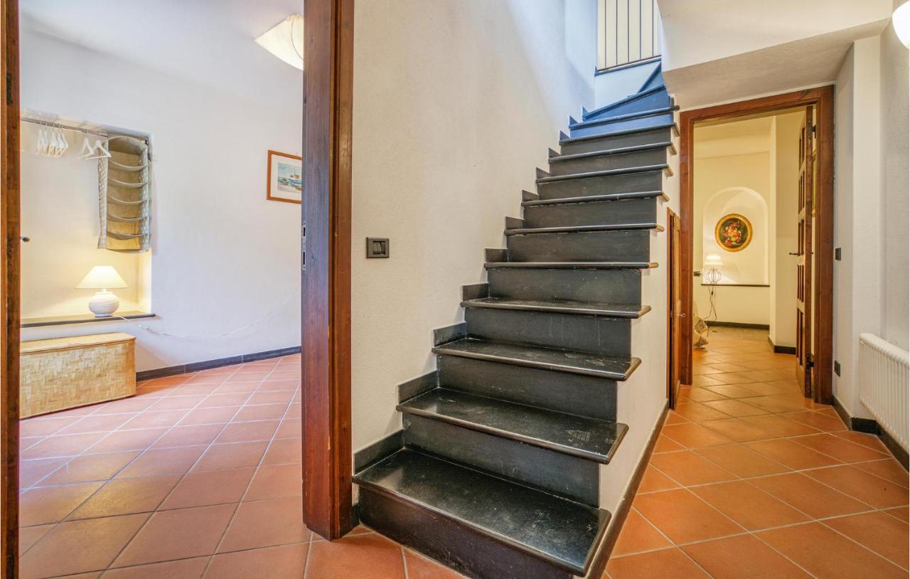 Awesome Home In Moneglia With Kitchen Exterior foto